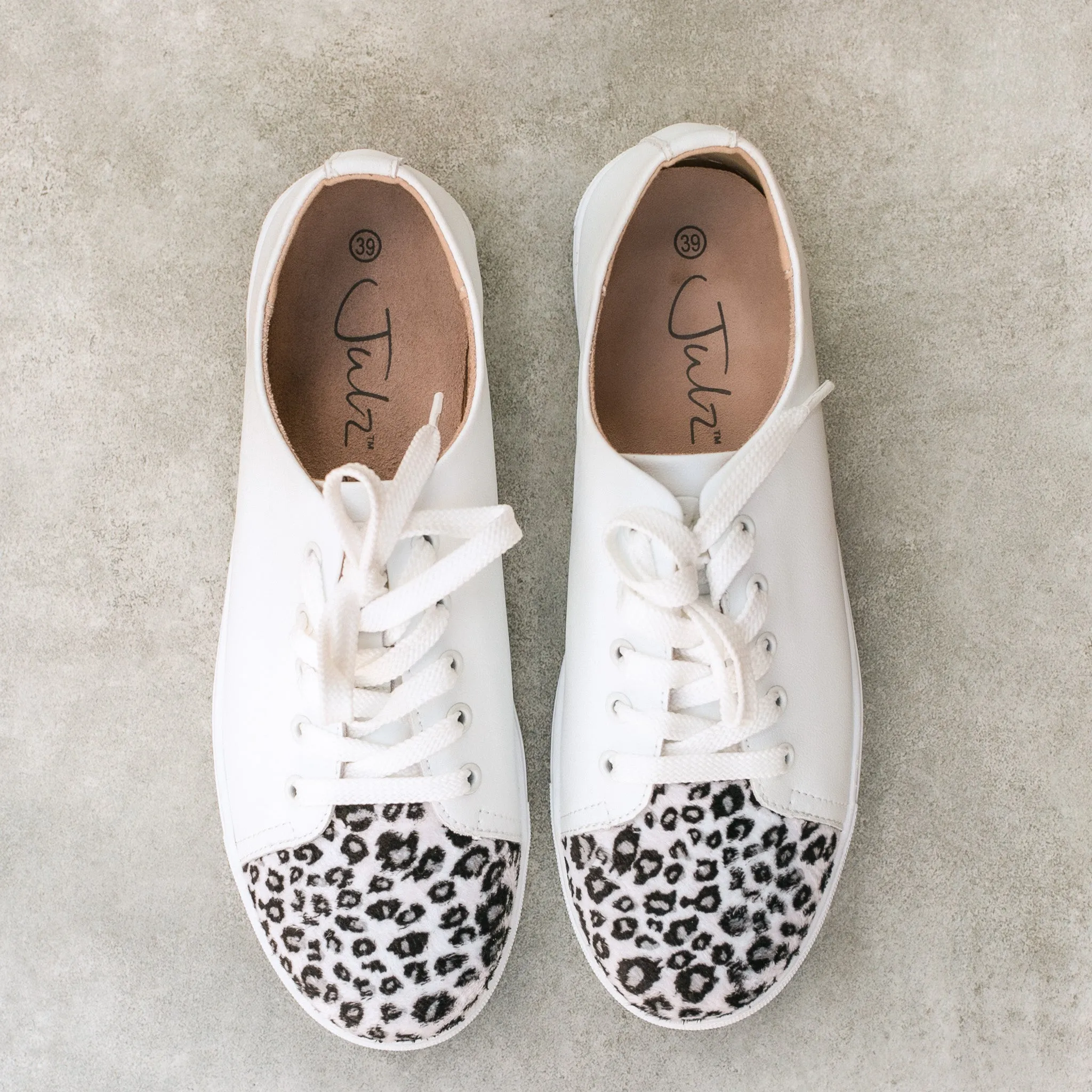 Isabella Sneaker