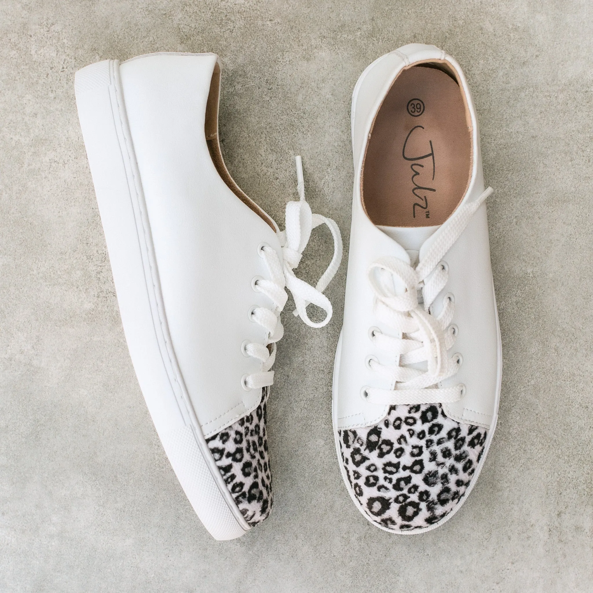 Isabella Sneaker