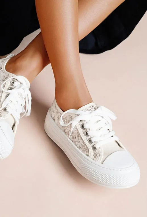 Isla Sneakers