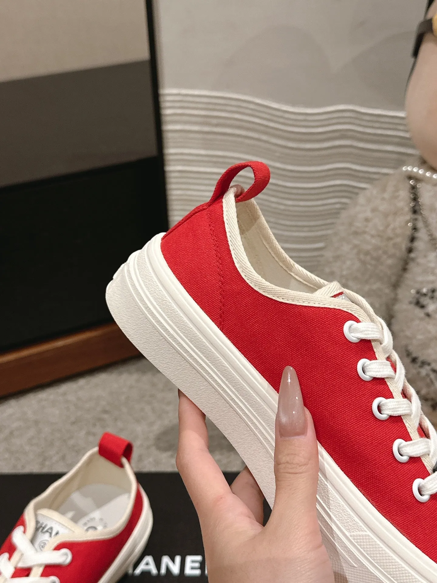 LACE-UP SNEAKERS IN CHERRY RED CANVAS