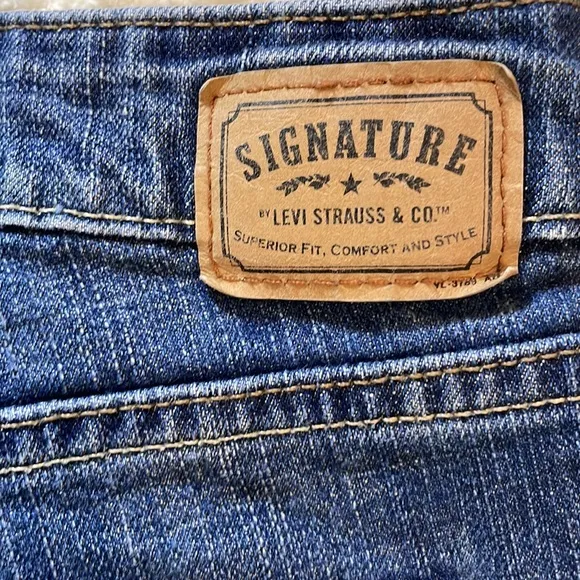 Levi Strauss signature low rise boot cut jeans 8P petite