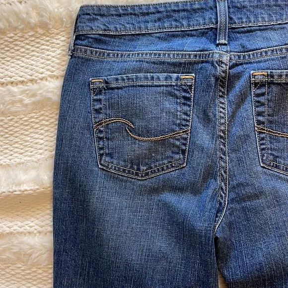 Levi Strauss signature low rise boot cut jeans 8P petite