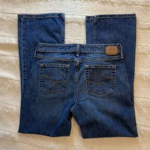 Levi Strauss signature low rise boot cut jeans 8P petite