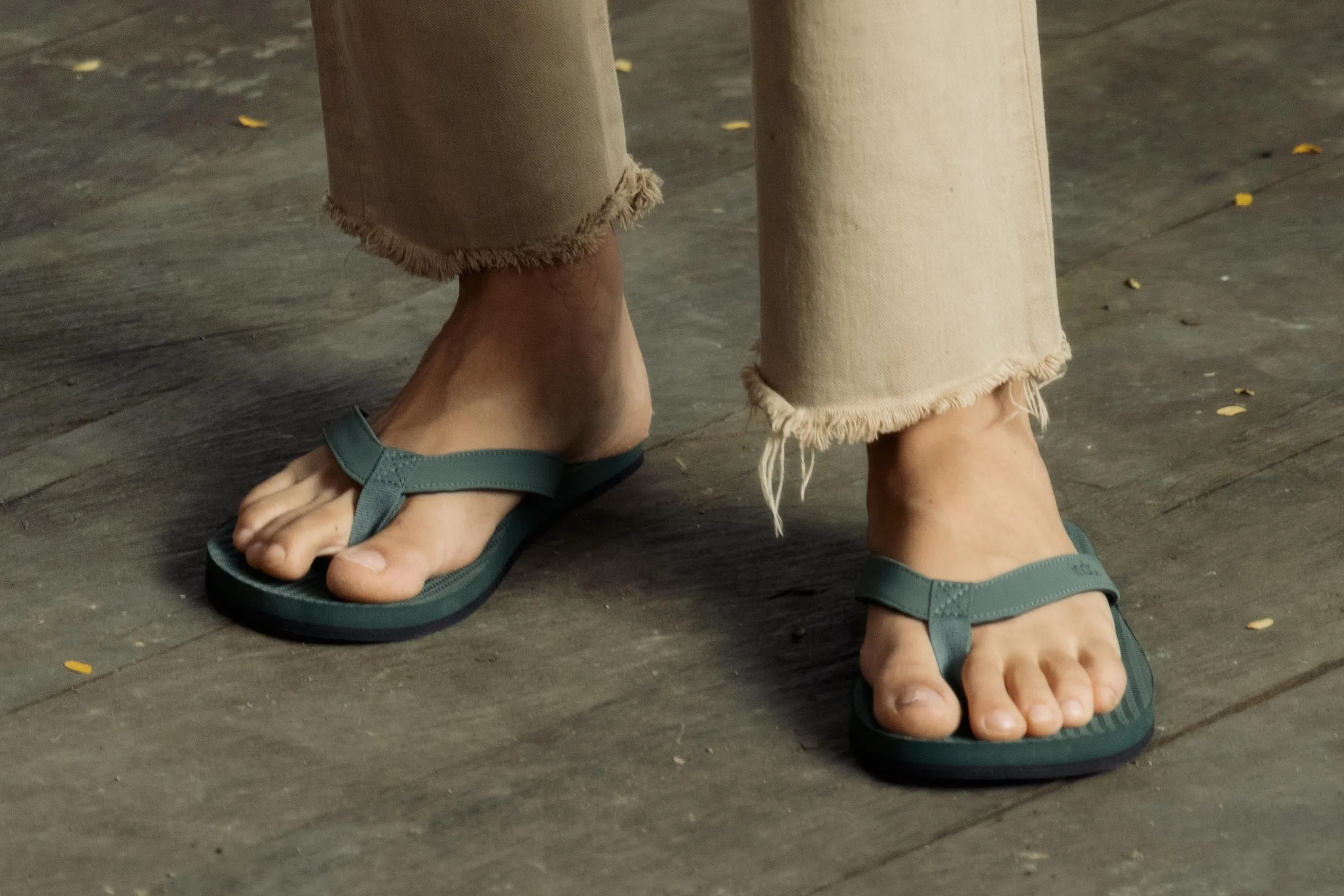 Men's Thongs - Leaf
