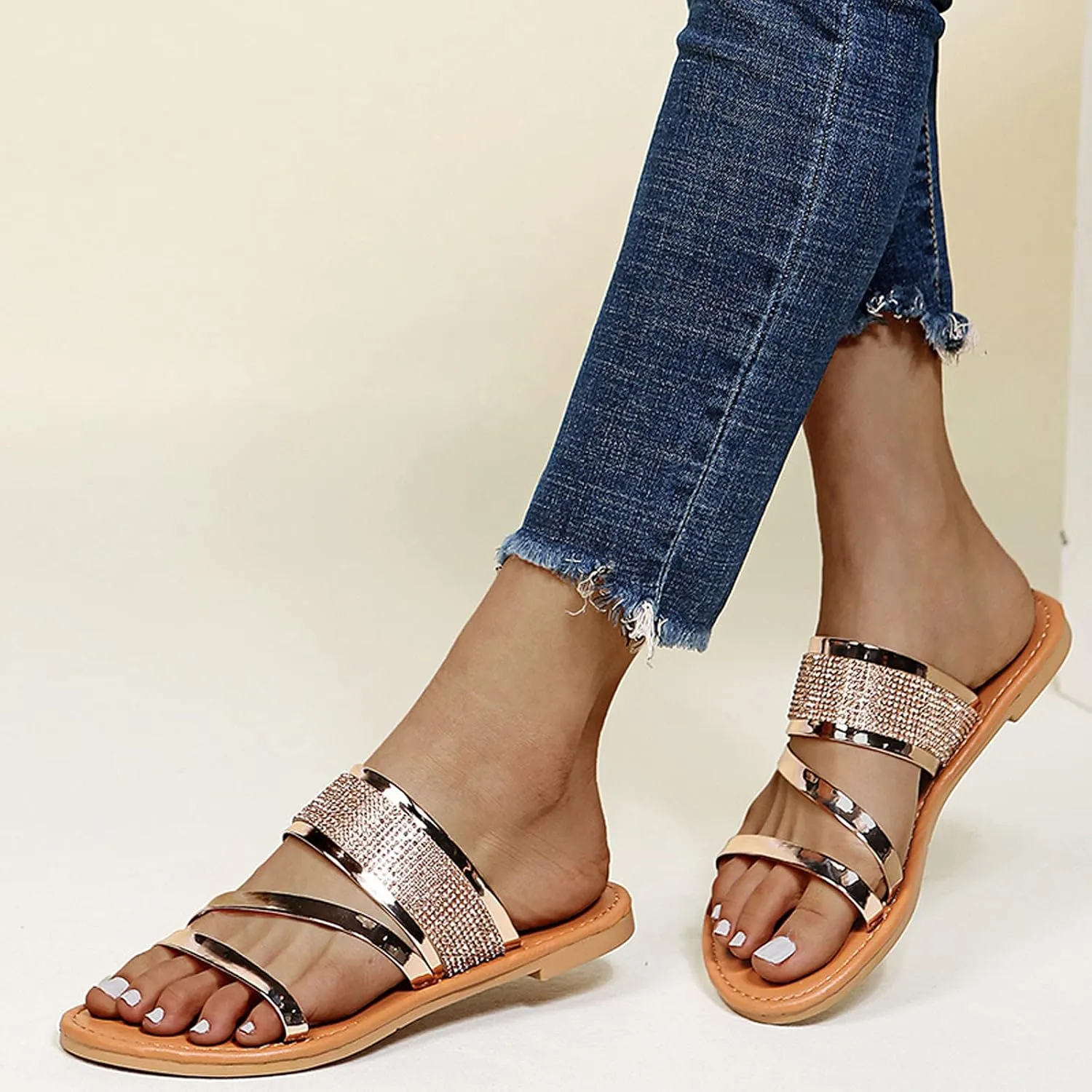 oiangi Summer Flat Sandals for Women Casual Fashion Glossy Straps Open Toe Slip-on Slipper Lightweight Comfortable Daily Shoes Flip Flops Sandalias