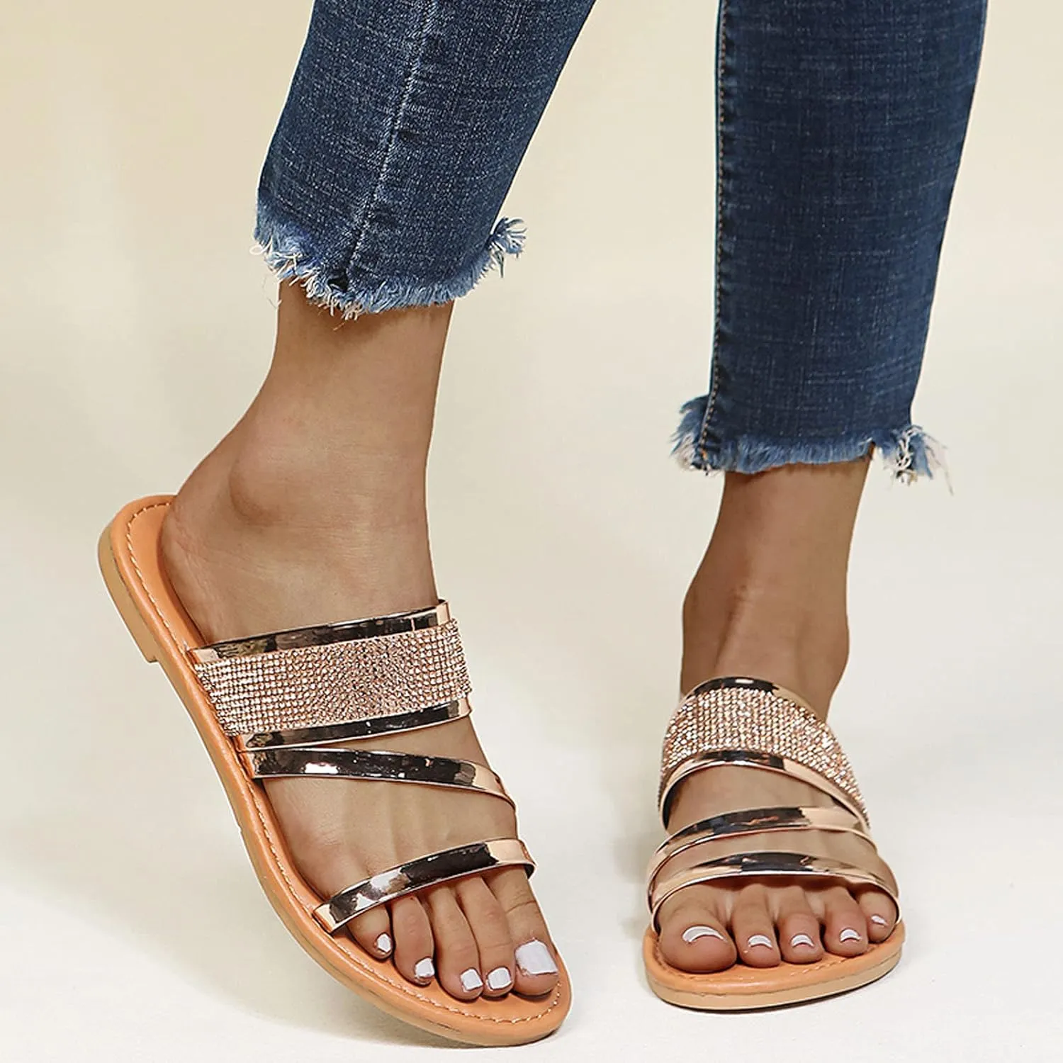 oiangi Summer Flat Sandals for Women Casual Fashion Glossy Straps Open Toe Slip-on Slipper Lightweight Comfortable Daily Shoes Flip Flops Sandalias