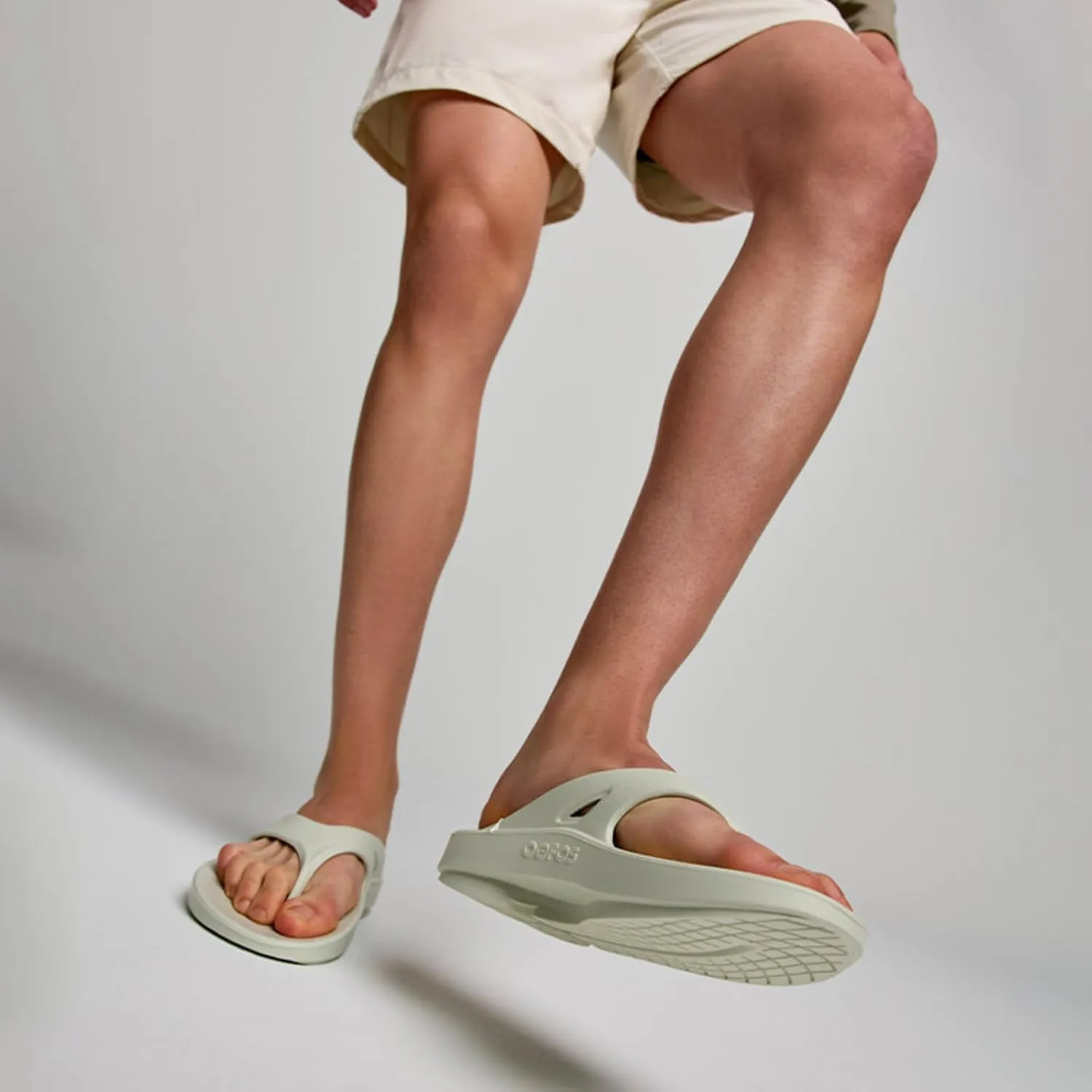 OOFOS - Unisex OOriginal Sport - Post Exercise Active Sport Recovery Thong Sandal