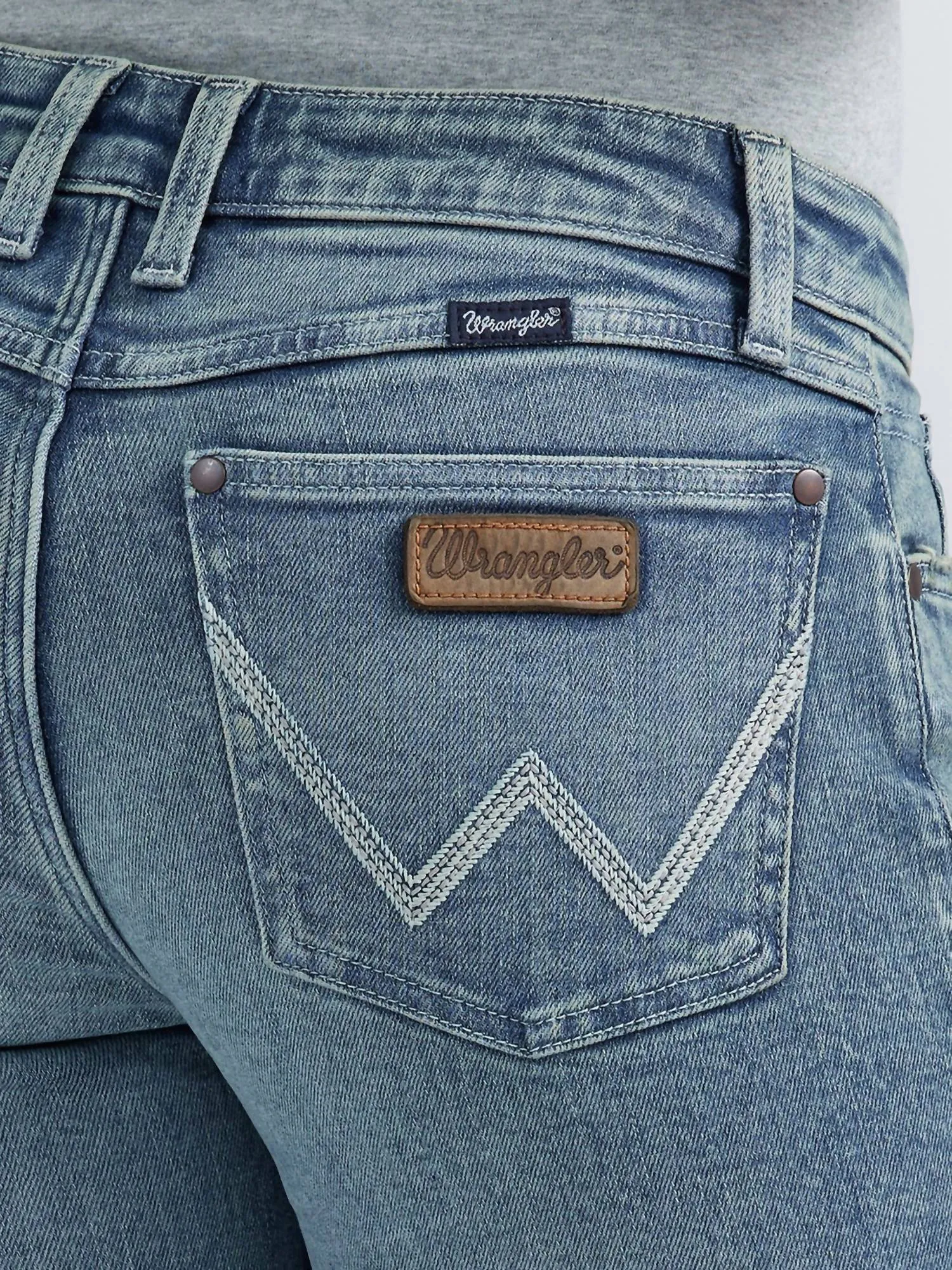 Retro Mae Mid Rise Boot Cut Jean In Alaina