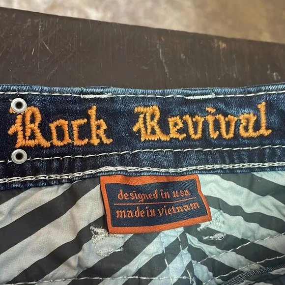 Rock Revival Jessee Mid Rise Boot Cut Jeans Size 26.