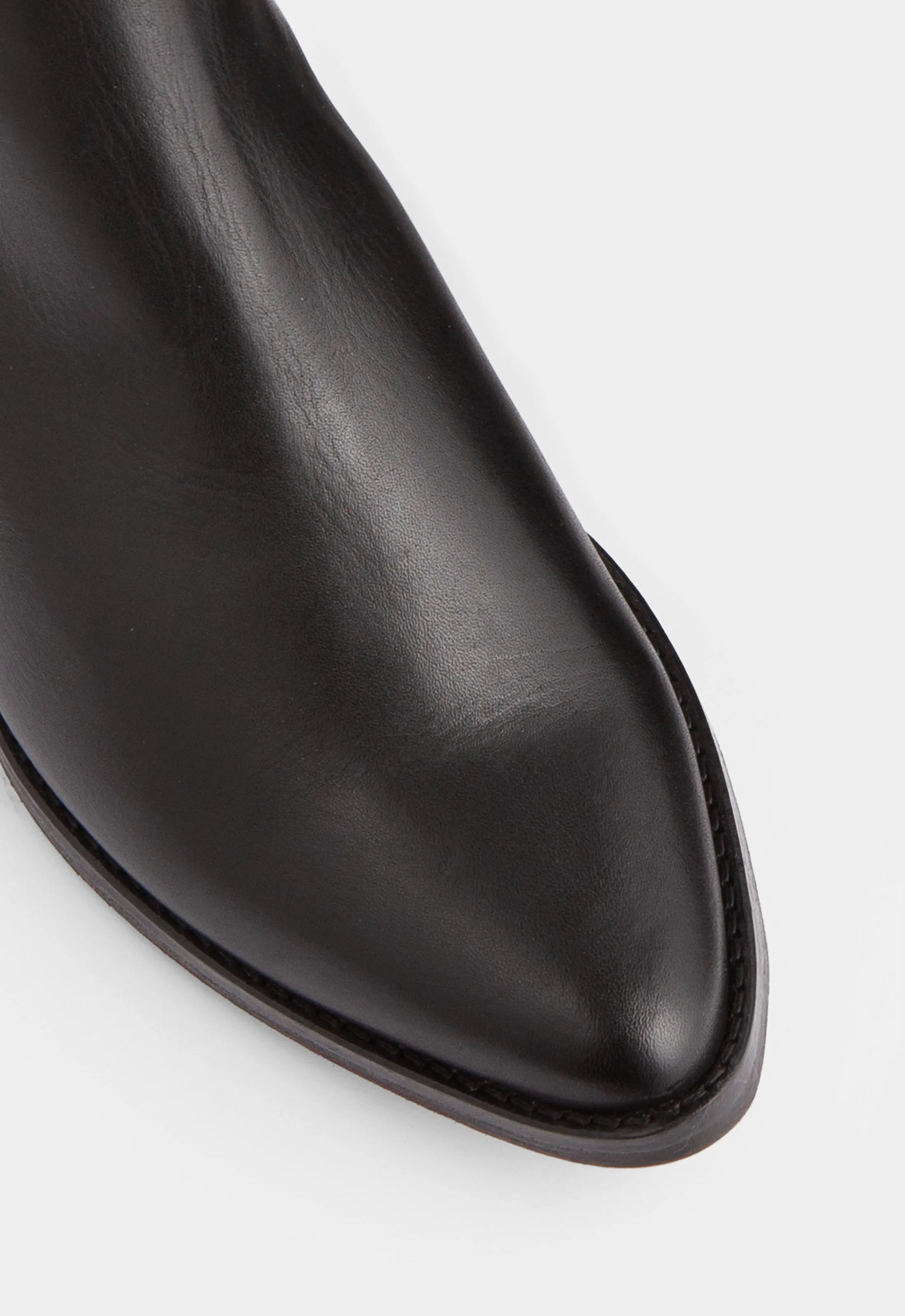 Stella - Black w. Black Sole