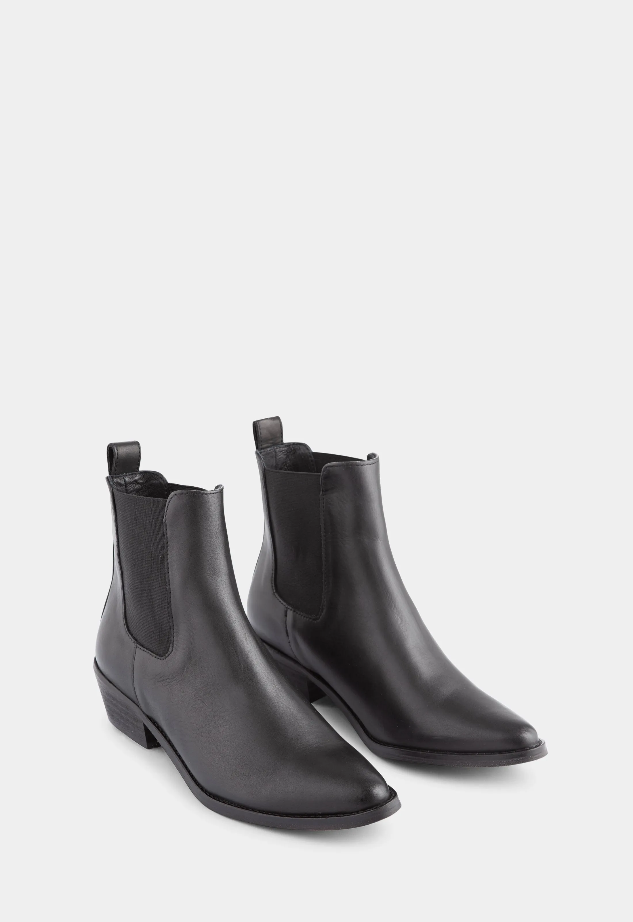 Stella - Black w. Black Sole