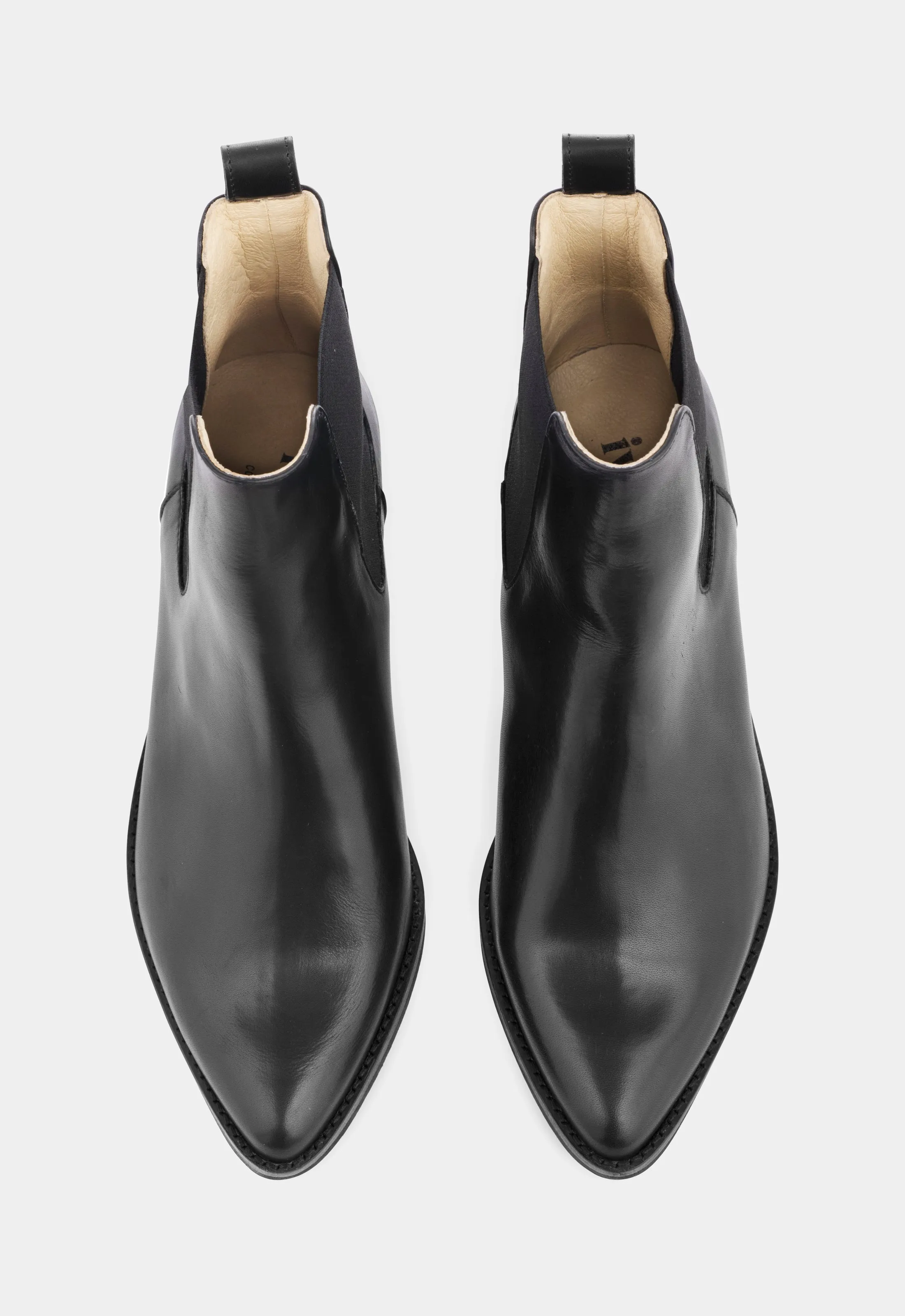 Stella - Black w. Black Sole