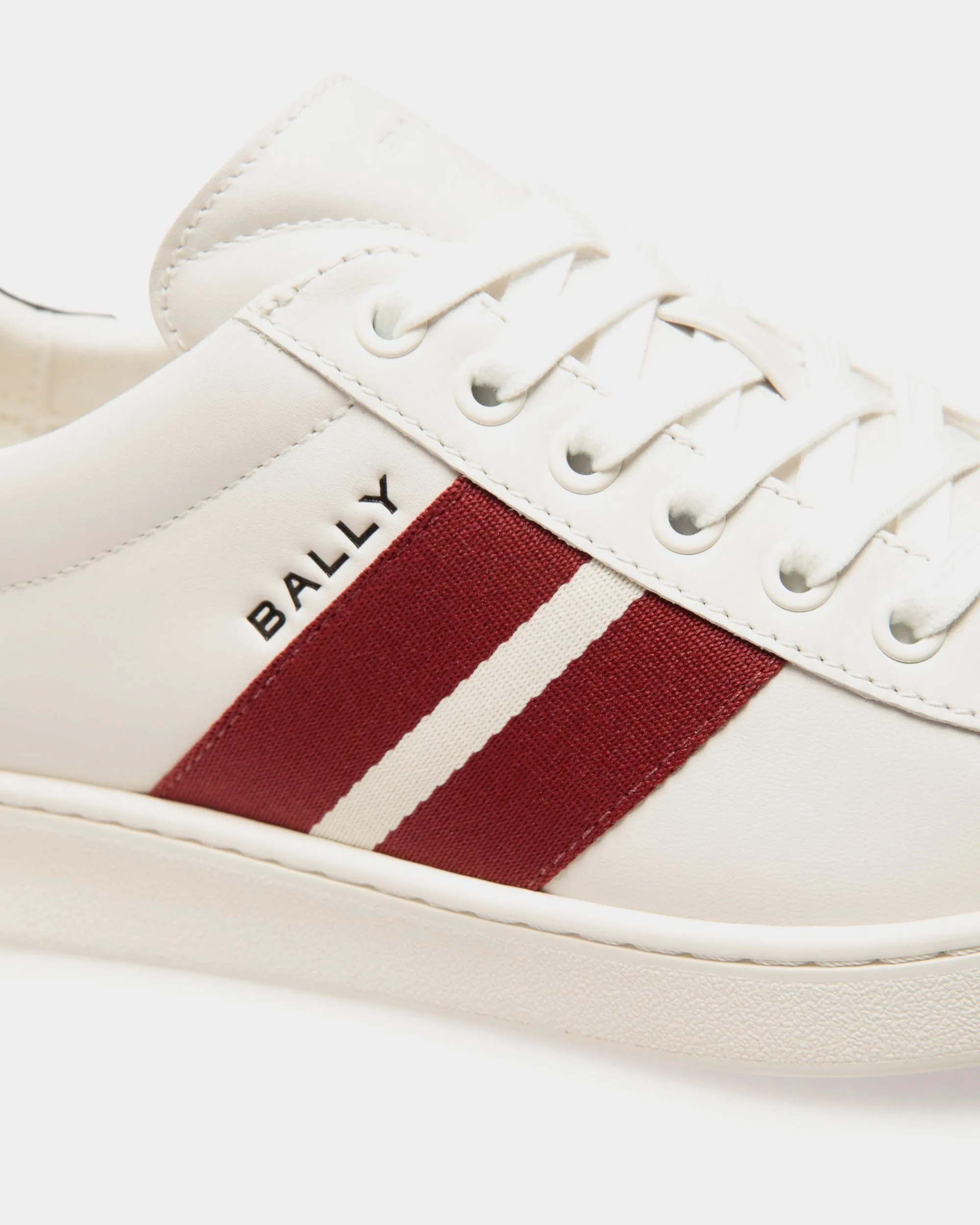 Tennis Sneaker in White and Navy Blue Leather