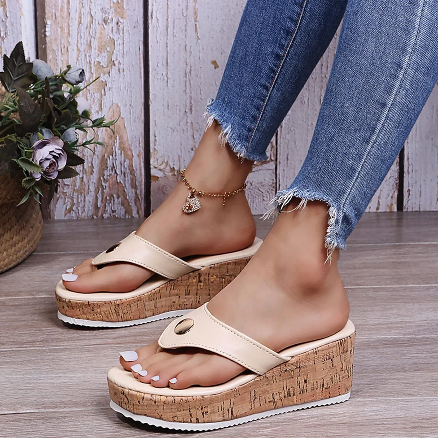 Women's Leather Platform Clip Toe Flip Flops with Arch Support Summer Casual Anti-Slip Orthopedic Wedges Walking Sandals Beach Flip