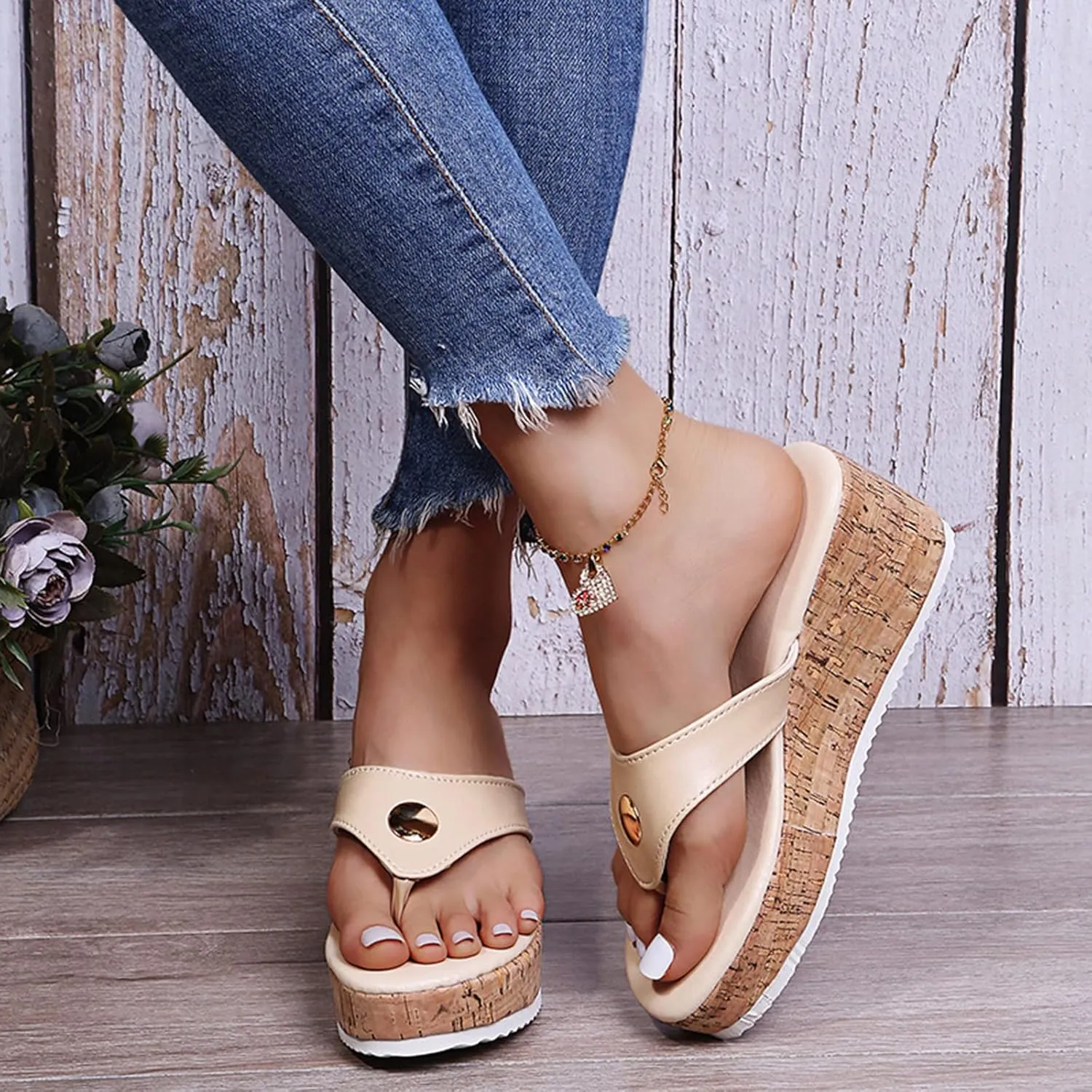 Women's Leather Platform Clip Toe Flip Flops with Arch Support Summer Casual Anti-Slip Orthopedic Wedges Walking Sandals Beach Flip