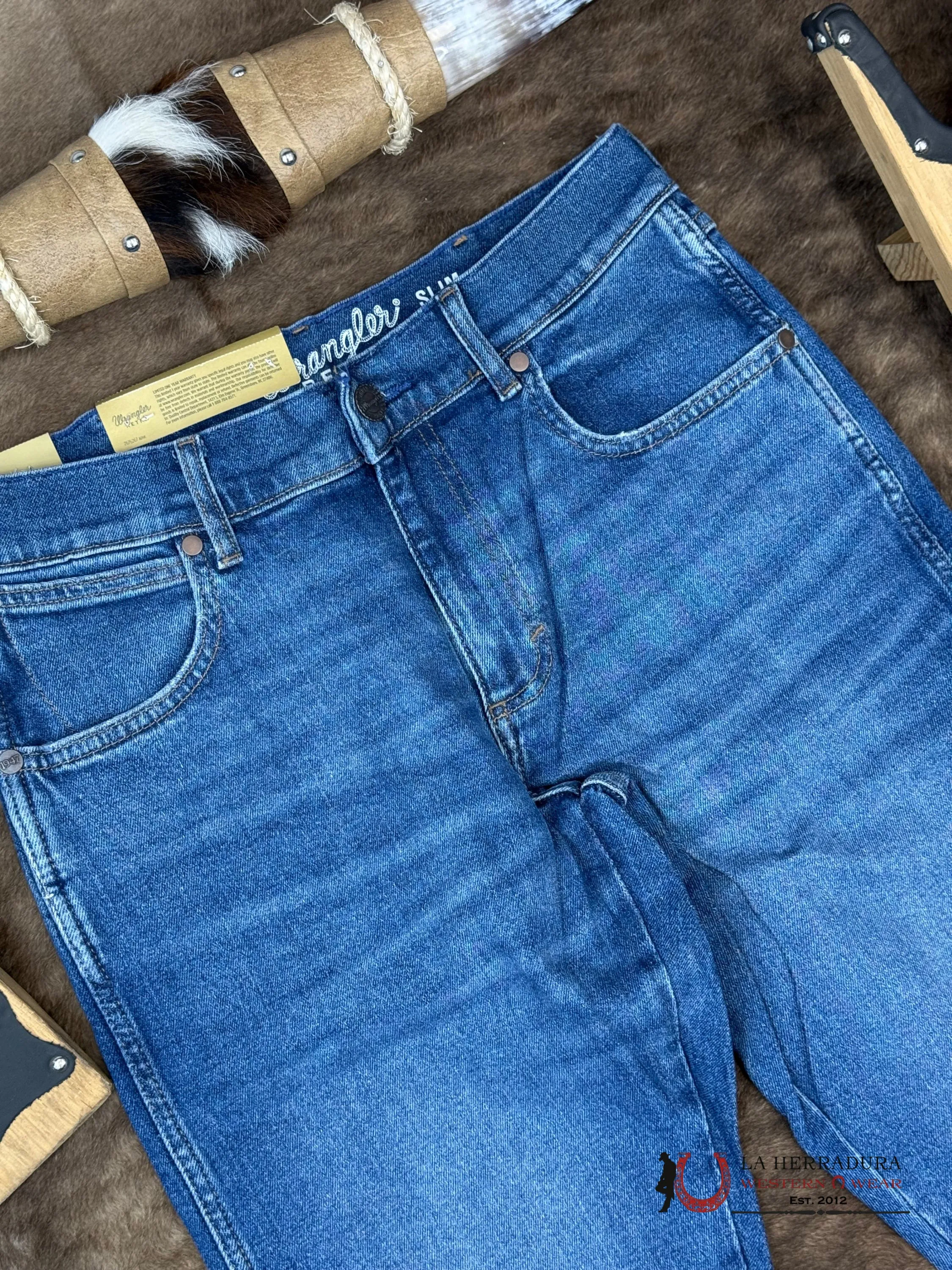 WRANGLER Slim BootCut Light Washed Jean 0659- 77MWZ